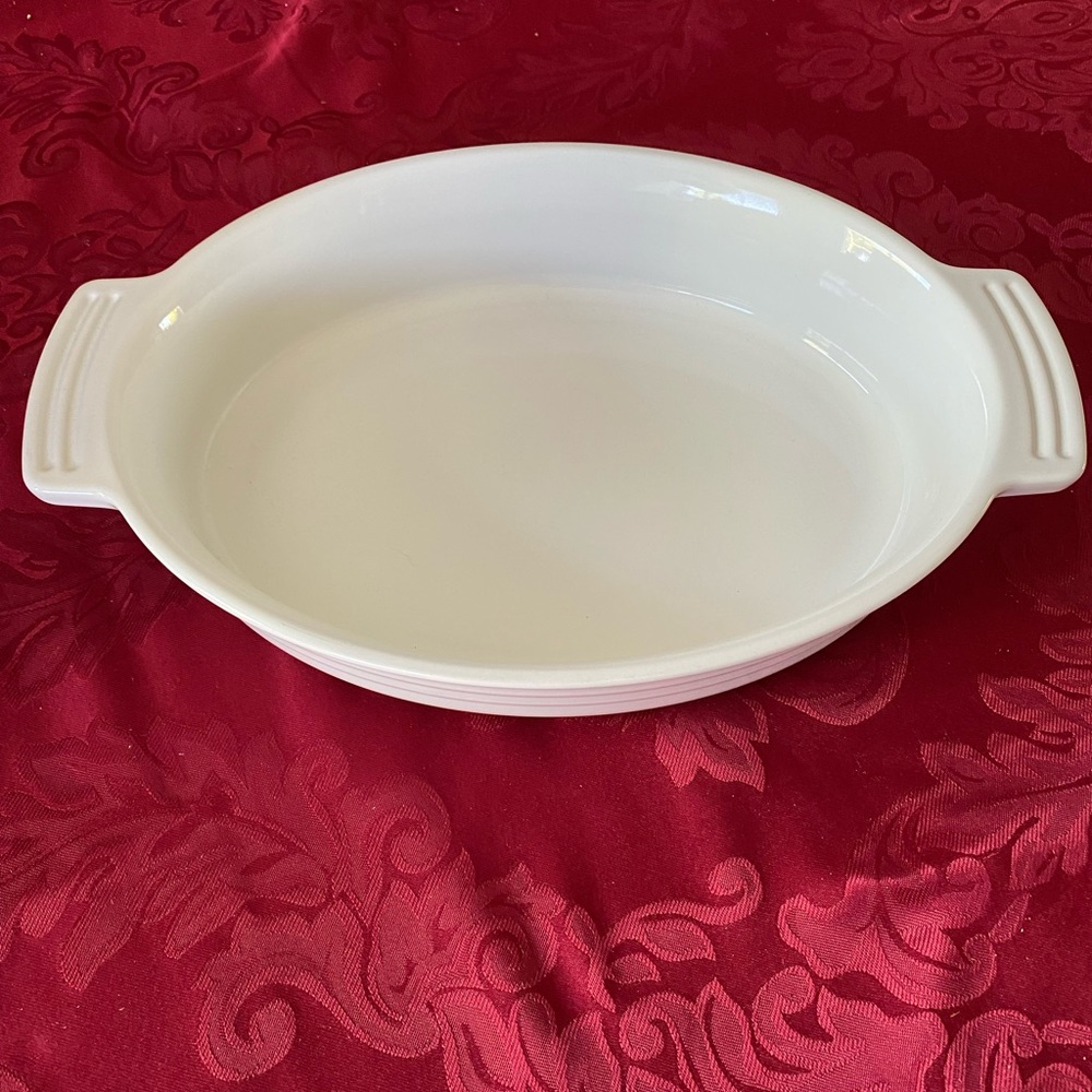 Le Creuset Oval Baking/Casserole Dish - Brand New